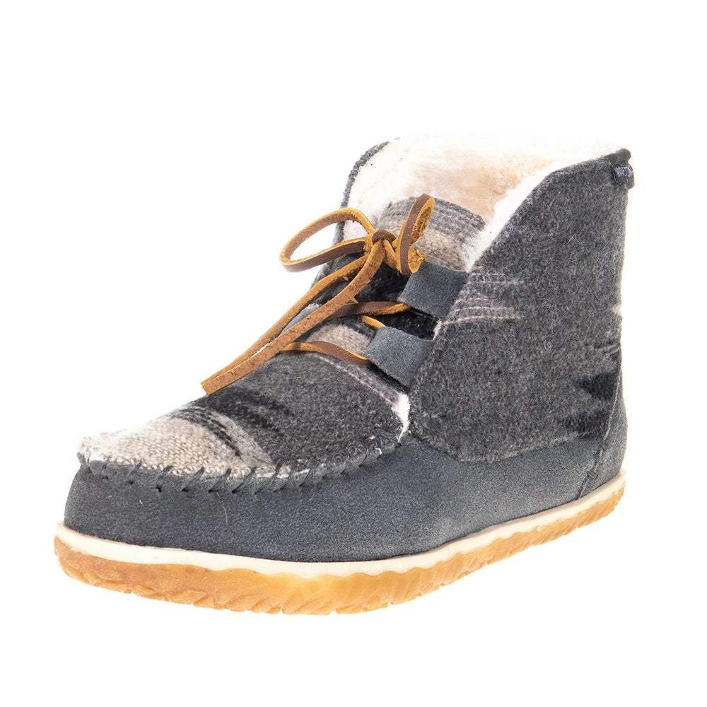 Women's Minnetonka Torrey Grey Casual 3 Women's Minnetonka Torrey Grey Casual