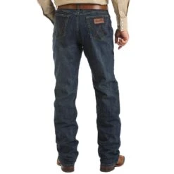 Wrangler Men's 20X Competition Relaxed Fit Jean